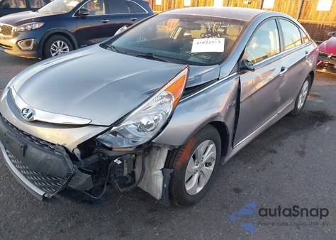 2015 Hyundai Sonata Hybrid from USA, damaged, VIN KMHEC4A45FA137827
